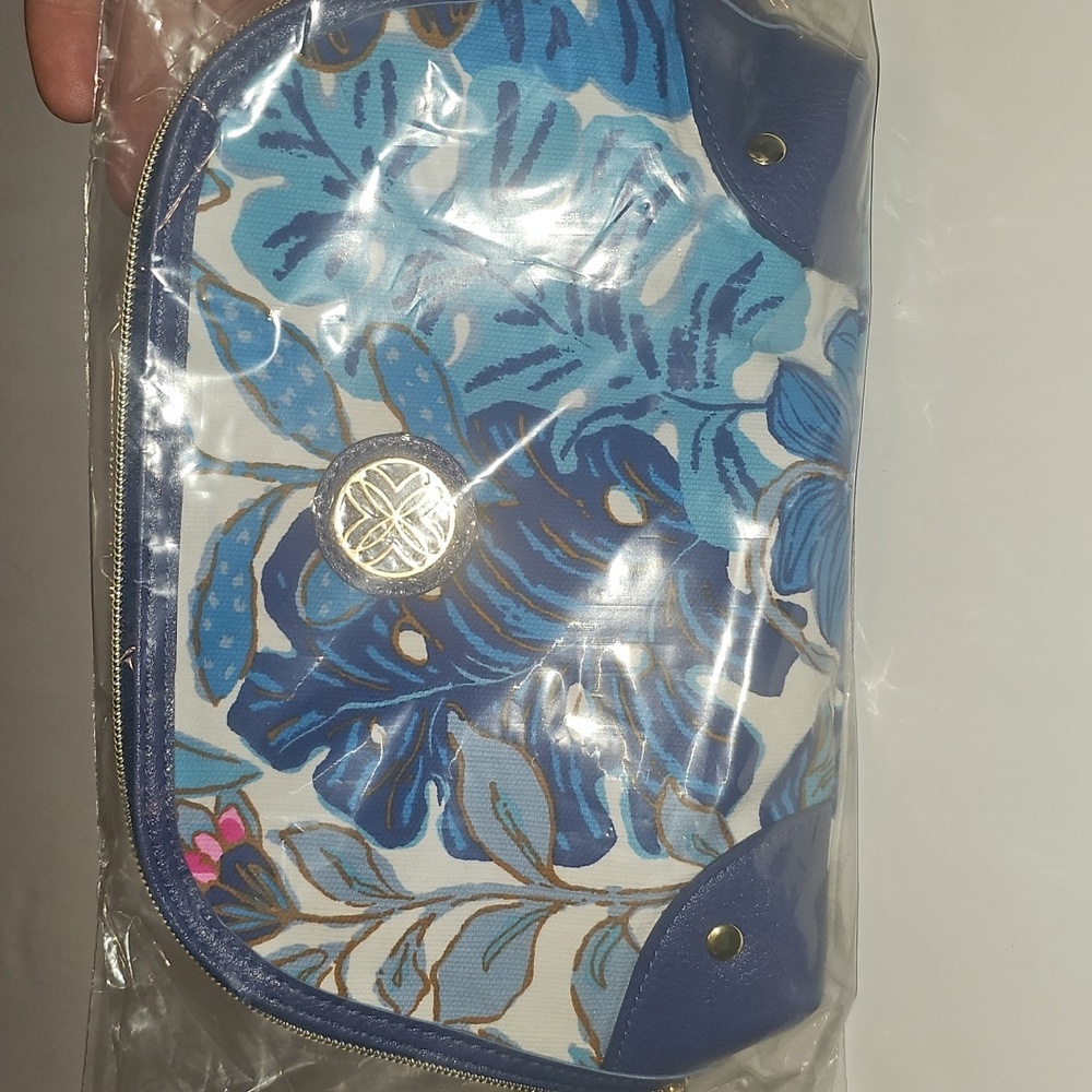 Lilly Pulitzer Pouch - Breezy Aqua NEW